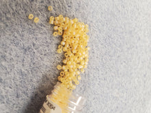 Load image into Gallery viewer, Miyuki Delica 11/0 Ambers/Browns