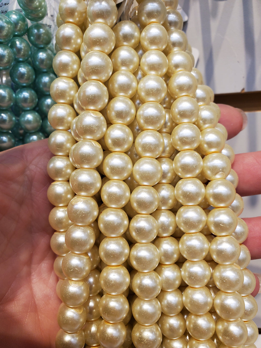 GLASS PEARL 10MM