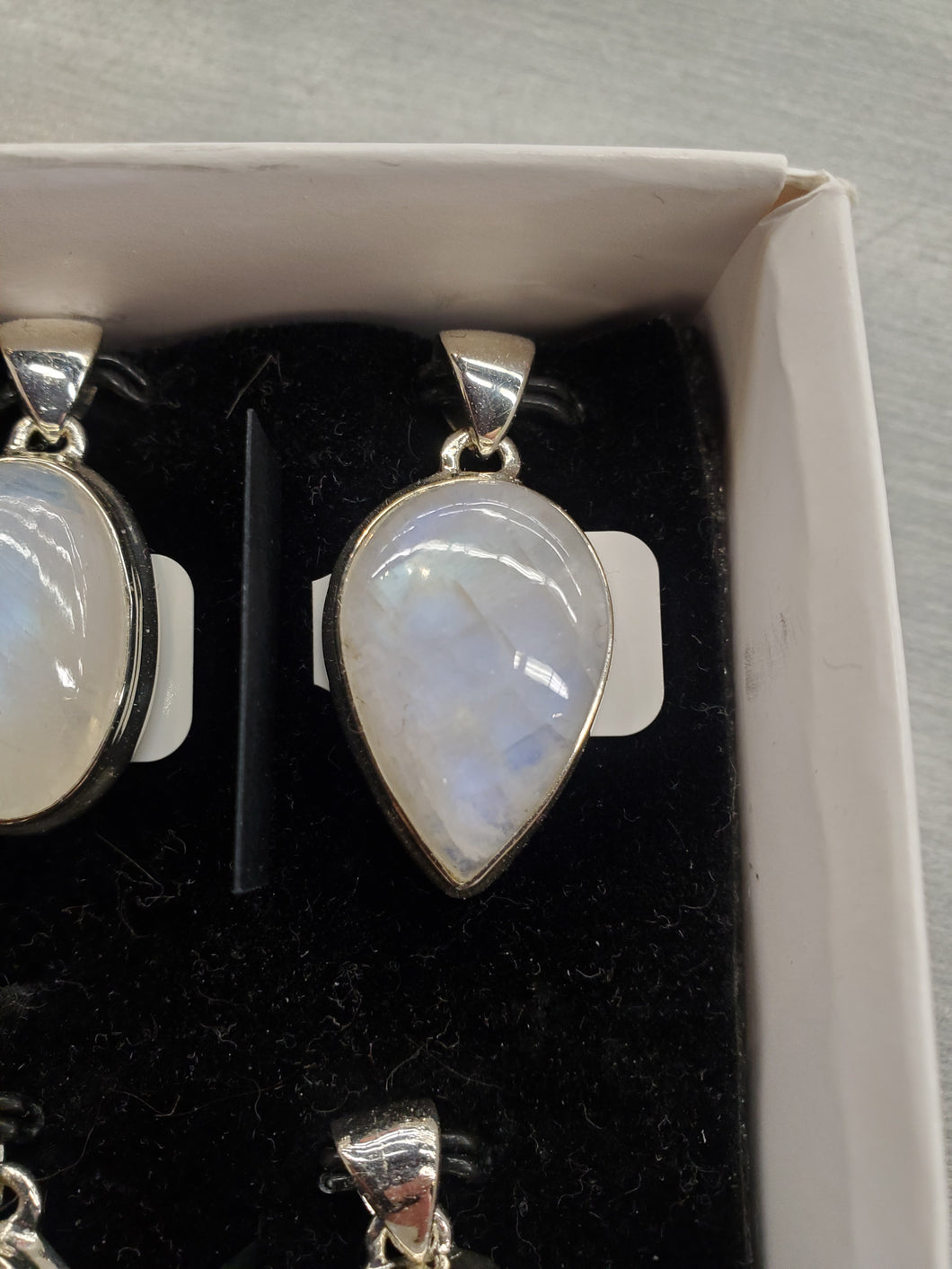 MOONSTONE PENDANT