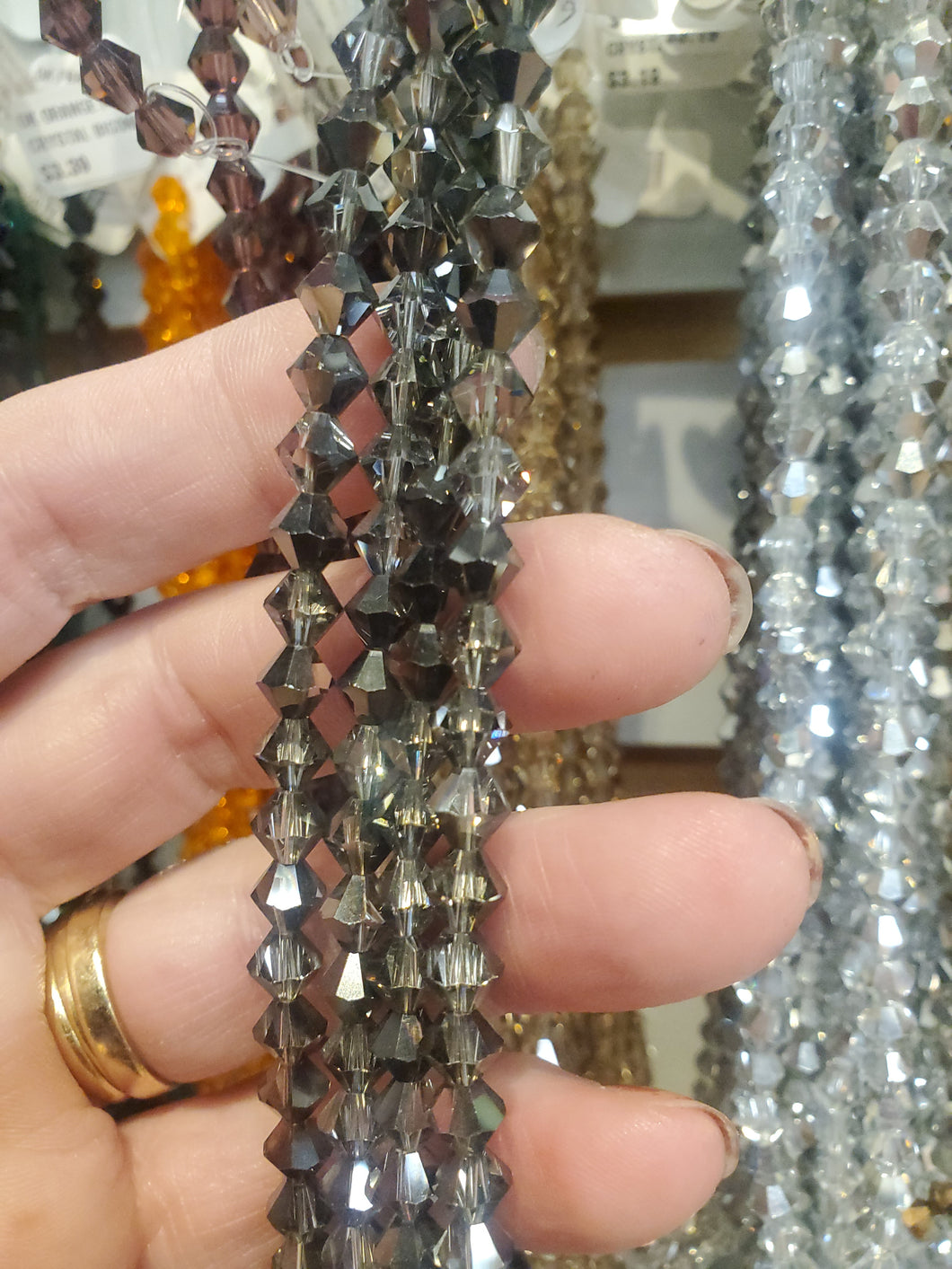 ELECTROPLATED GLASS BICONE 6MM