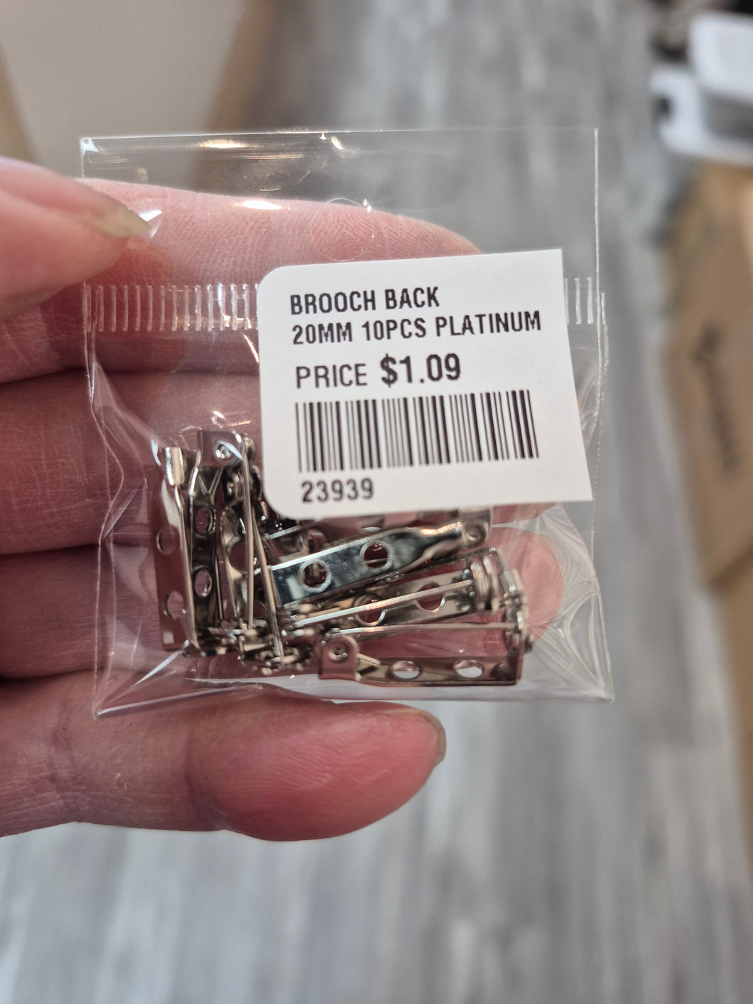 BROOCH BACK