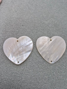 FRESHWATER SHELL LINK HEART