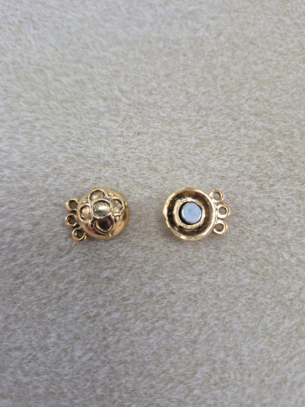 3-STRAND MAGNETIC CLASP