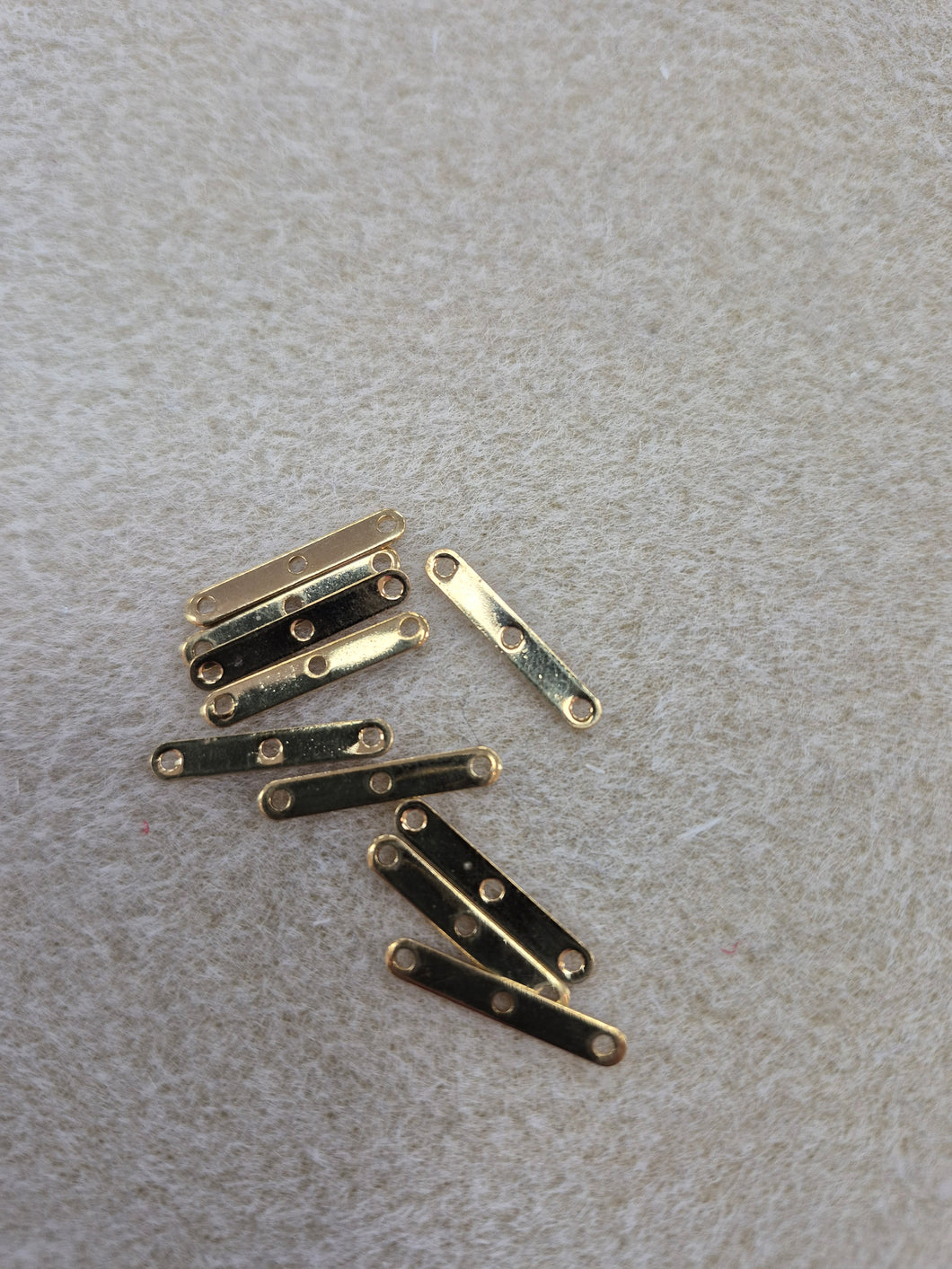 3-HOLE DIVIDER