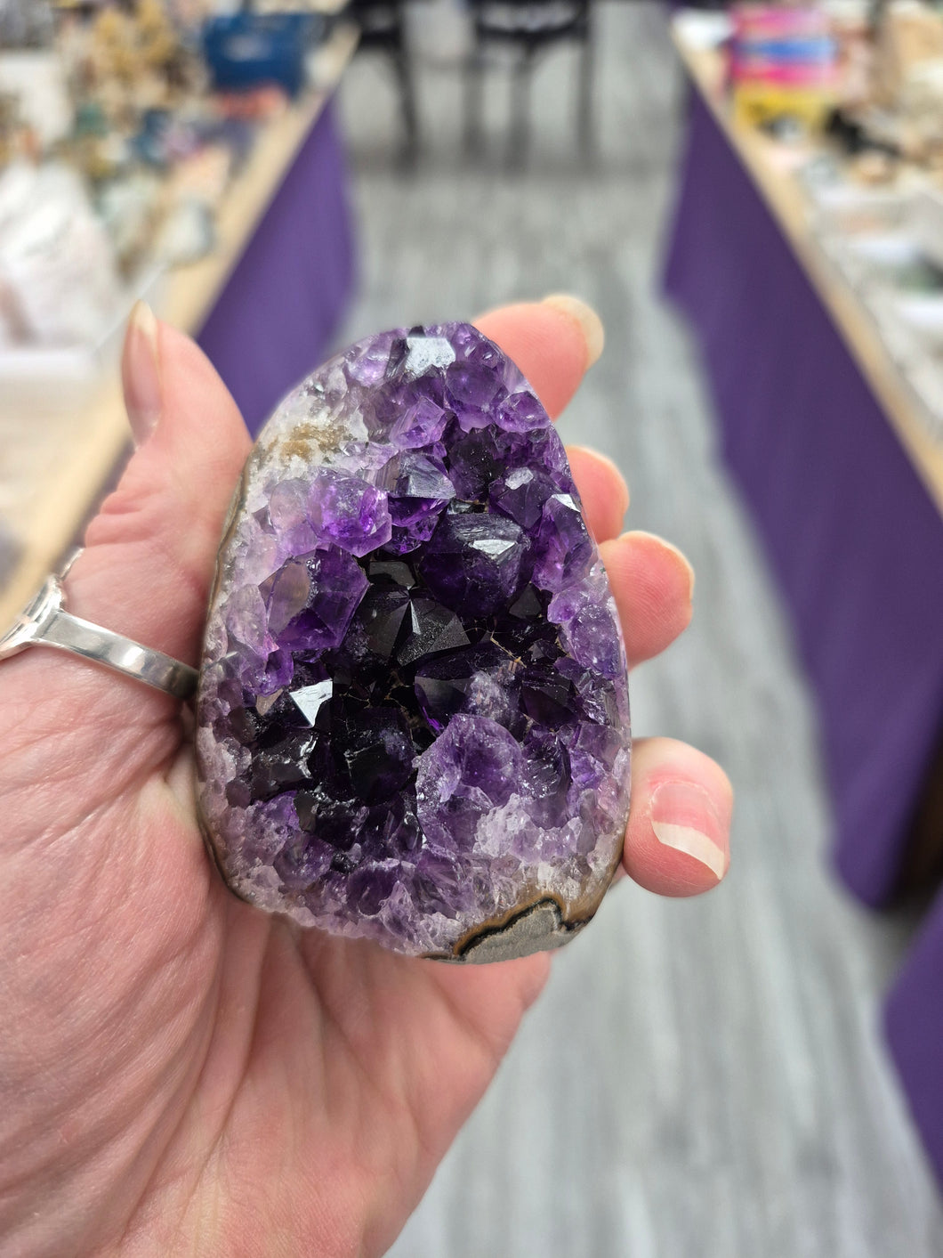 AMETHYST CUT BASE