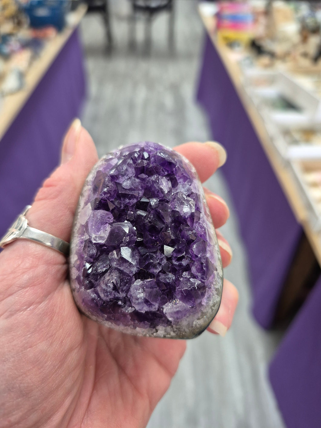 AMETHYST CUT BASE