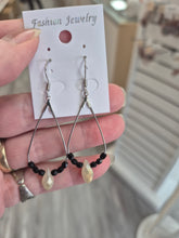 Load image into Gallery viewer, GLASS CRYSTAL EARRINGS
