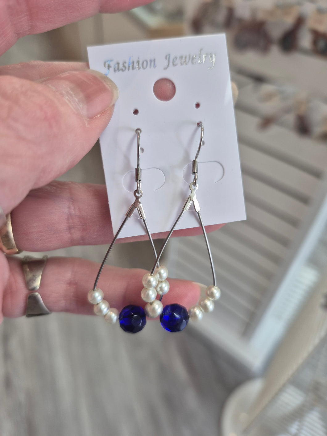 GLASS CRYSTAL EARRINGS