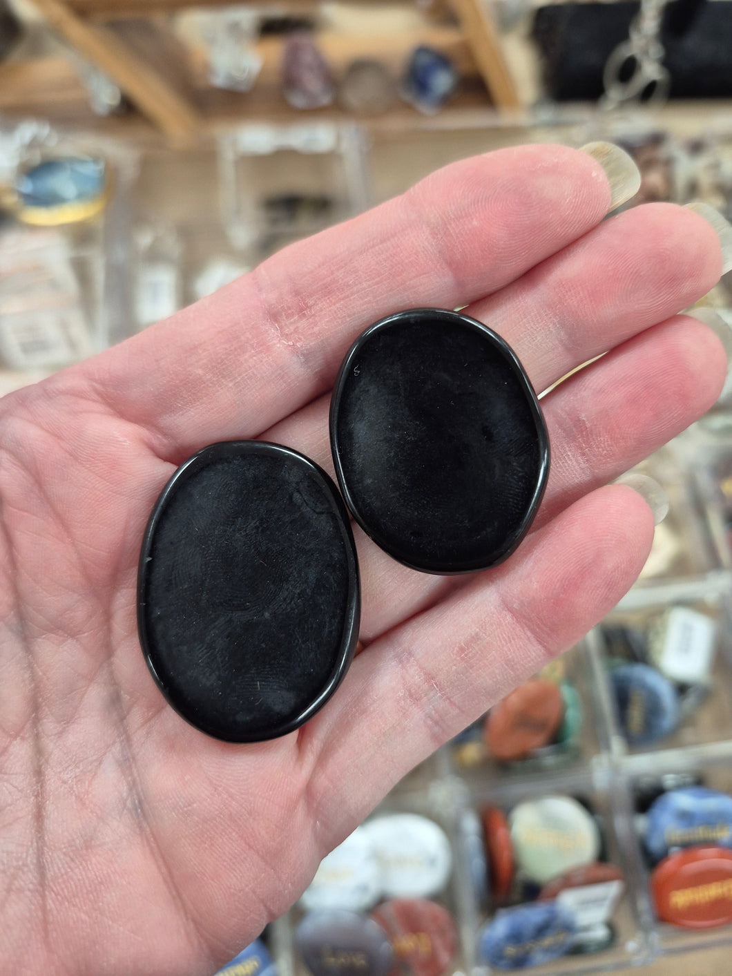 OBSIDIAN WORRY STONE