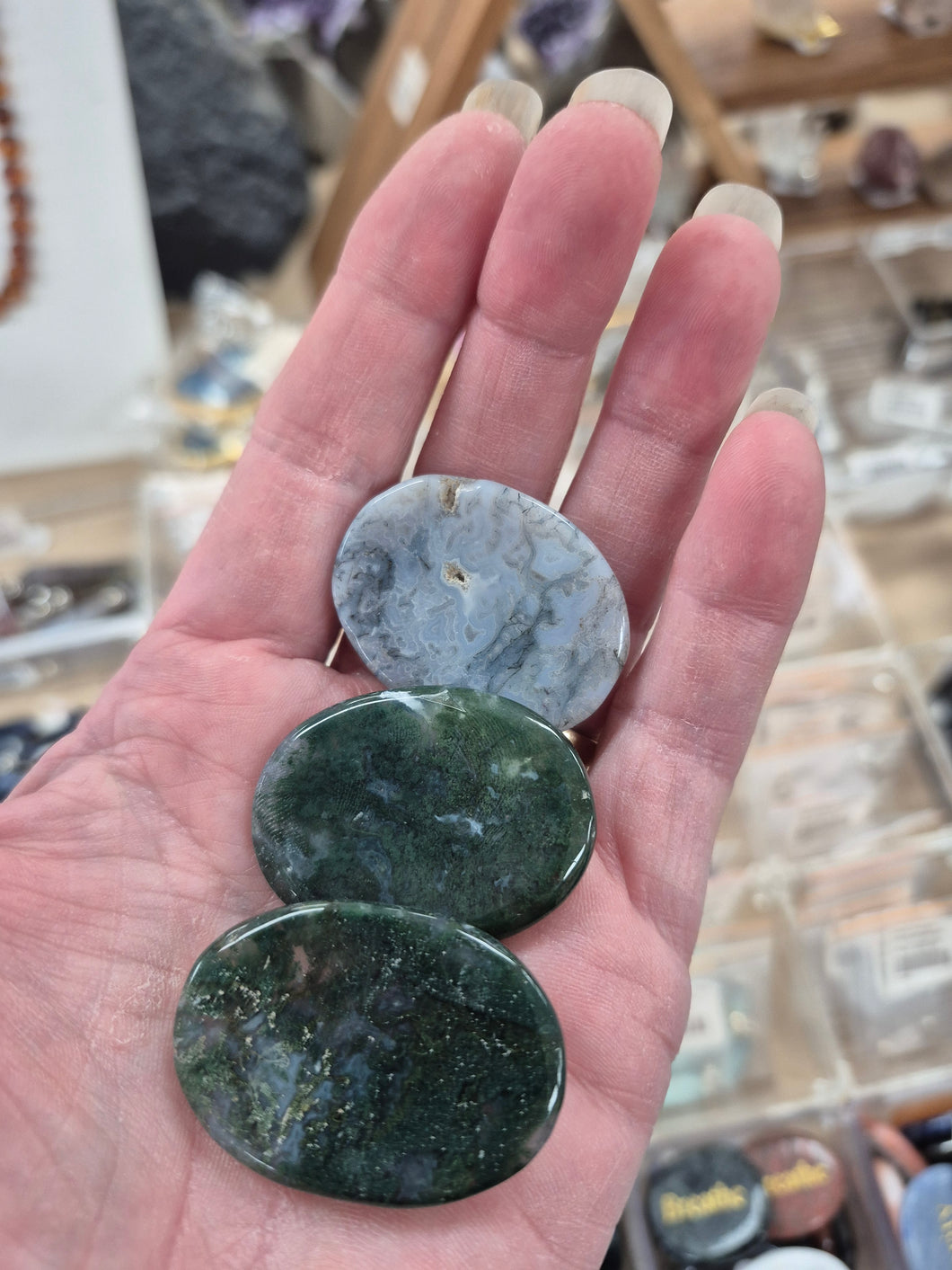 MOSS AGATE WORRY STONE