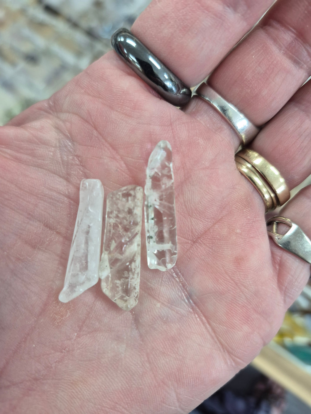 CLEAR QUARTZ POINT