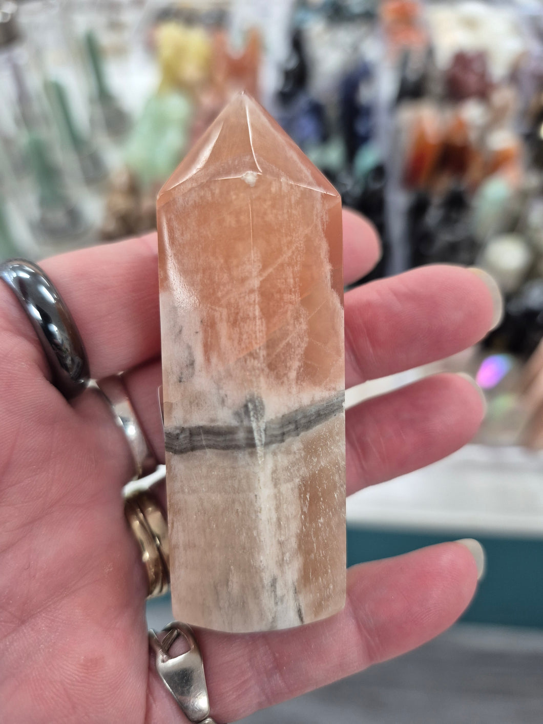 HONEY CALCITE POINT