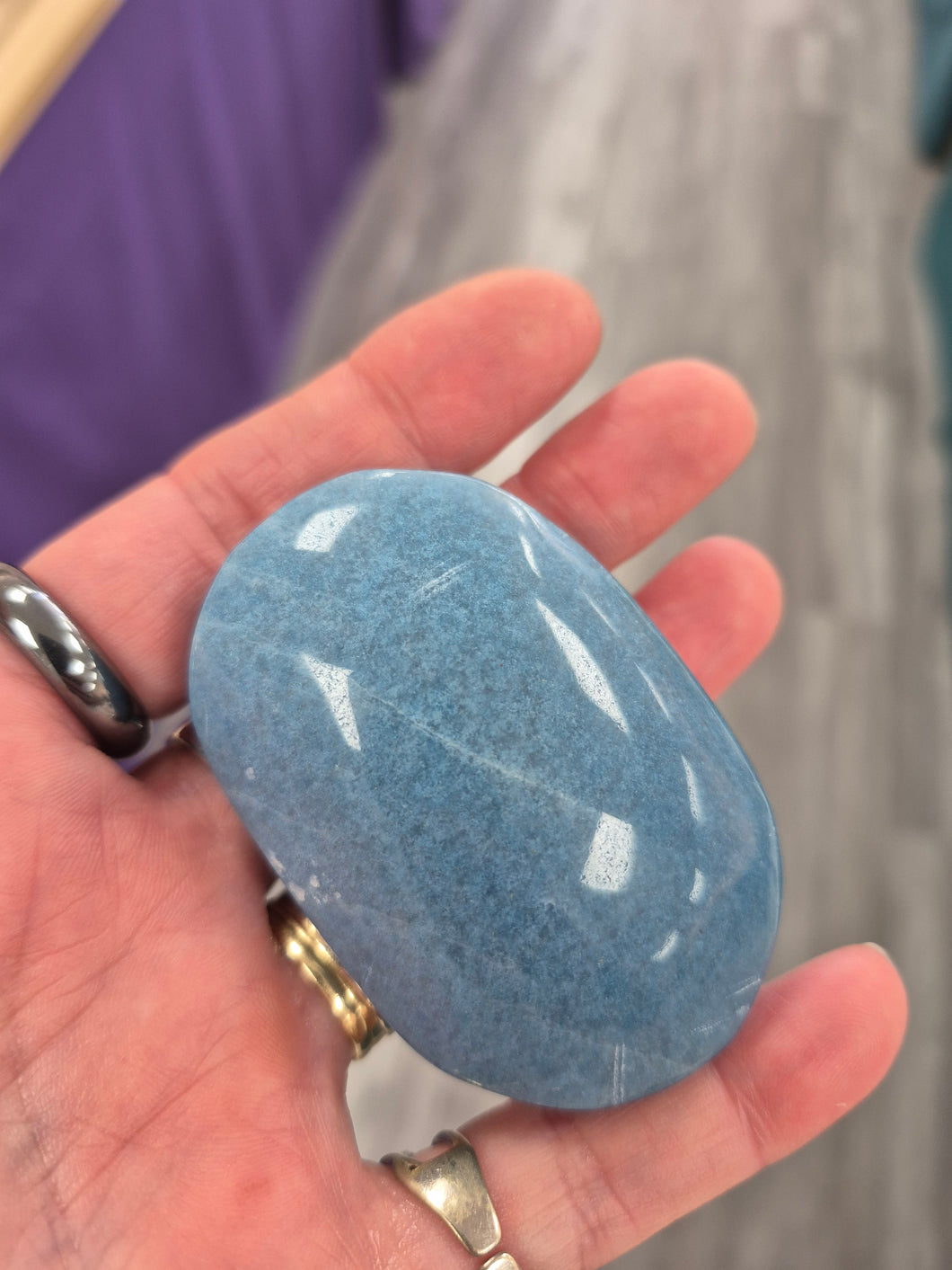 TROLLEITE PALM STONE