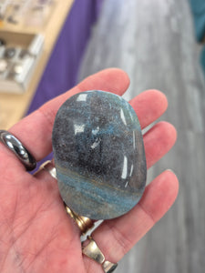 TROLLEITE PALM STONE
