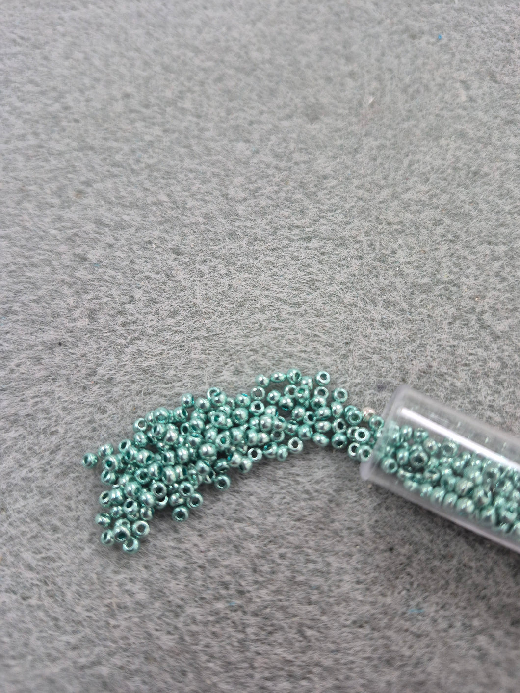 CZECH SEED BEAD 10/0