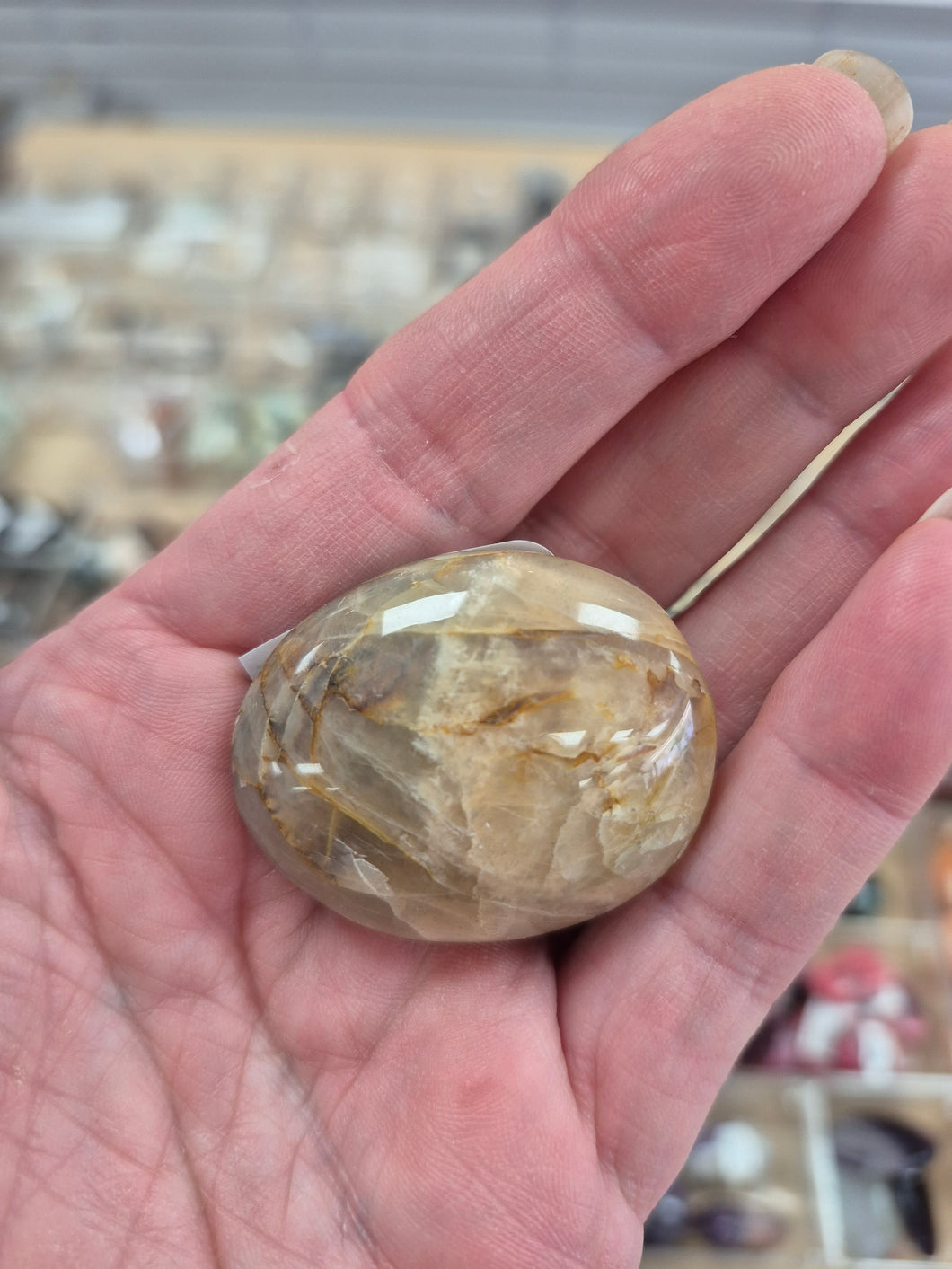 MOONSTONE PALM STONE