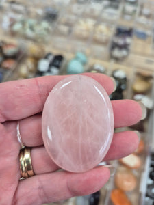 ROSE QUARTZ PALM STONE