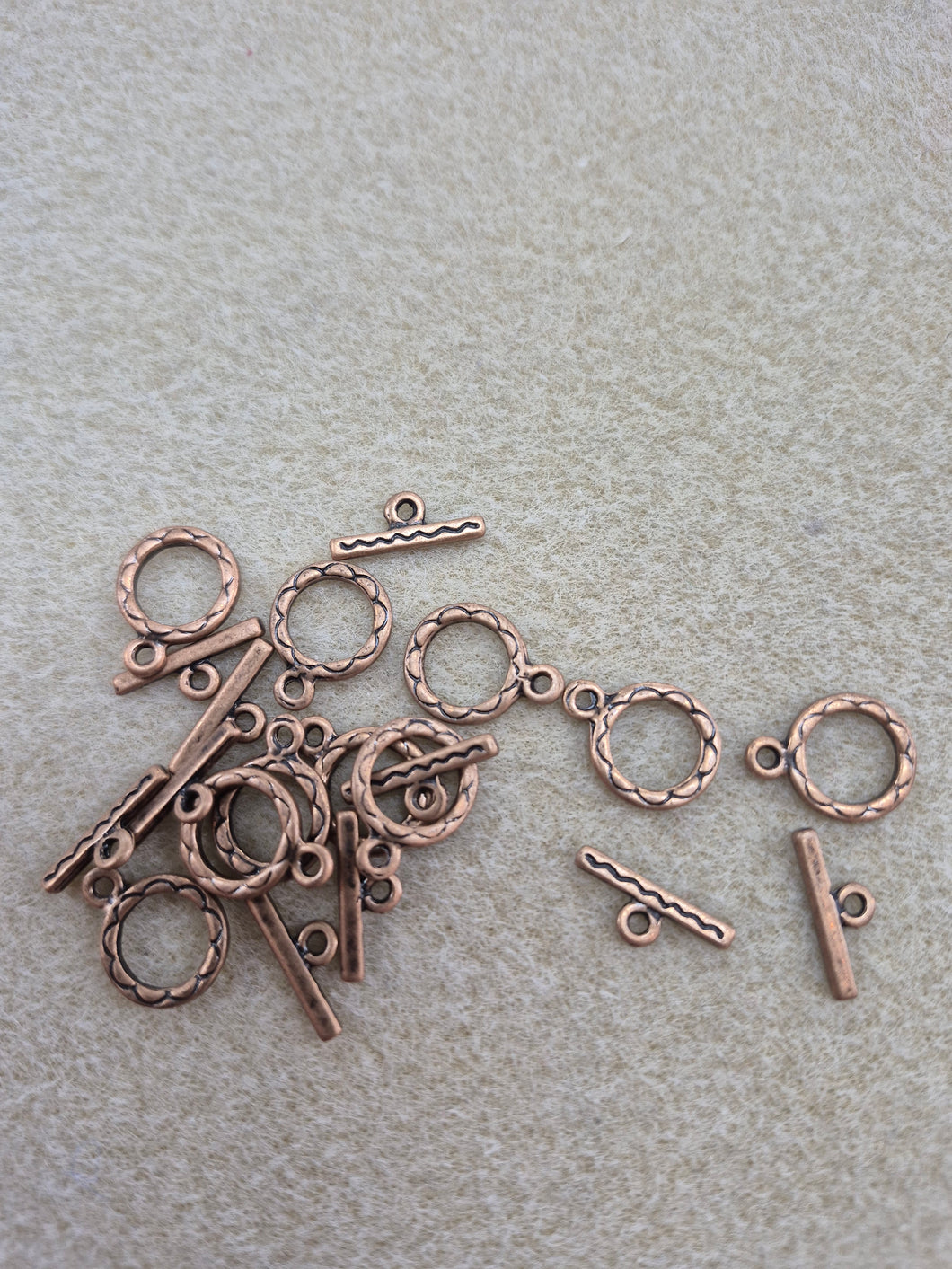 TOGGLE CLASP