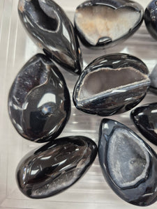 BLACK AGATE DRUZY EGG