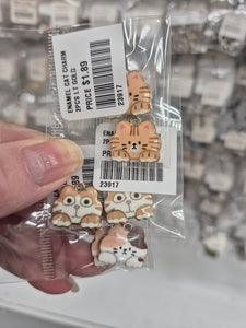 ENAMEL CAT CHARM 2PCS LT GOLD