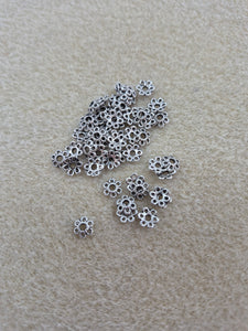 FLOWER BEAD CAP