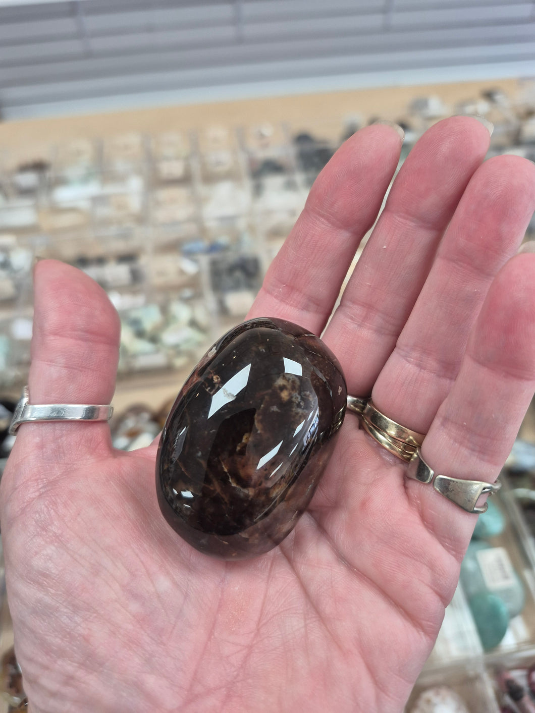 RED AGATE PALM STONE