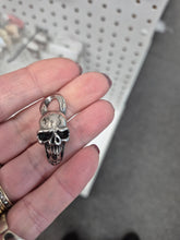Load image into Gallery viewer, 316 STAINLESS SKULL LINK
