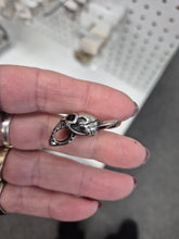 Load image into Gallery viewer, 316 STAINLESS SKULL LINK
