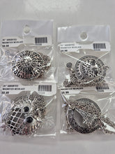 Load image into Gallery viewer, MAGNIFIER NECKLACE
