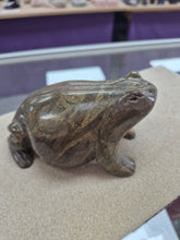 Load image into Gallery viewer, VERDITE FROG
