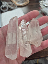 Load image into Gallery viewer, CLEAR QUARTZ POINT ROUGH
