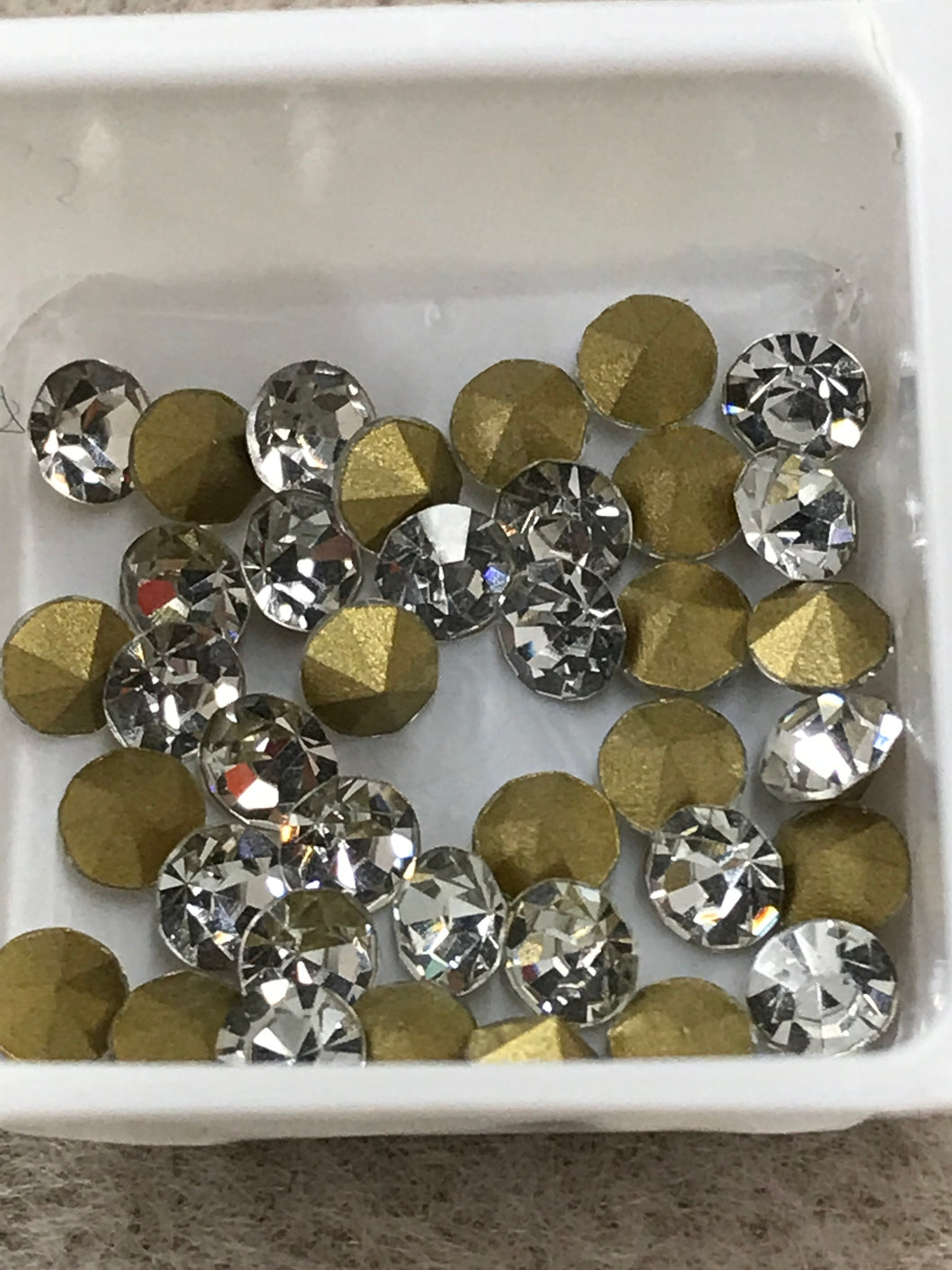 GLASS RHINESTONES 3.4-3.5MM