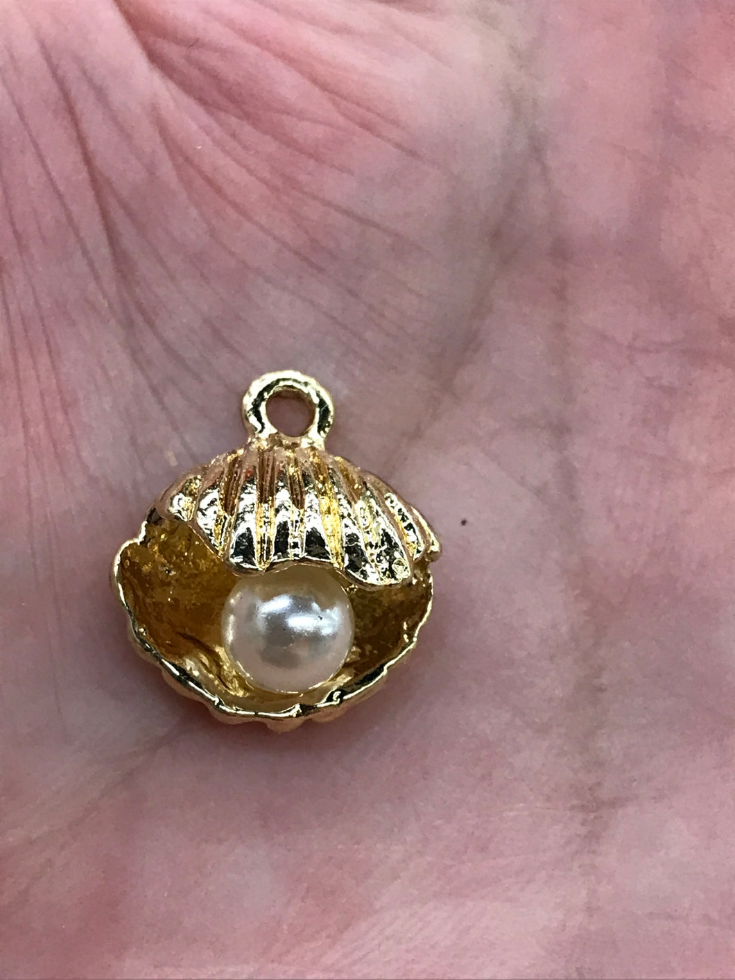 ALLOY SHELL WITH IMITATION PEARL
