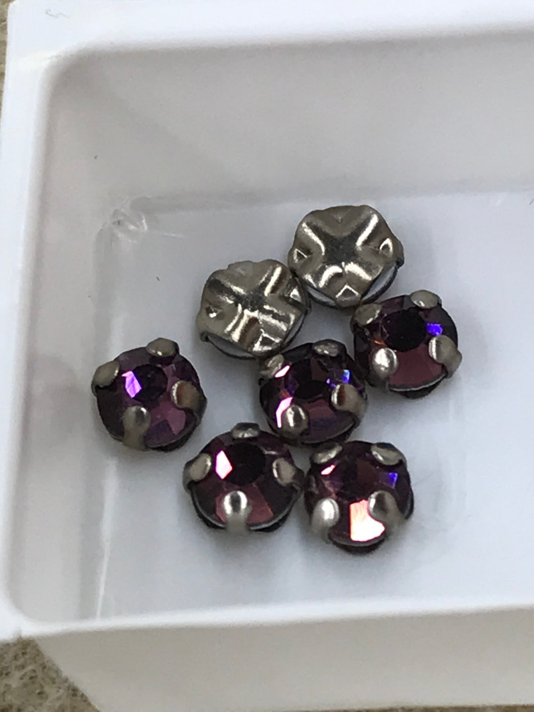 SEW-ON RHINESTONE 3.9MM