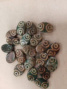 Agate dZi bead Dk Olive Green