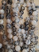 Load image into Gallery viewer, Agate Dragon Veins Round
