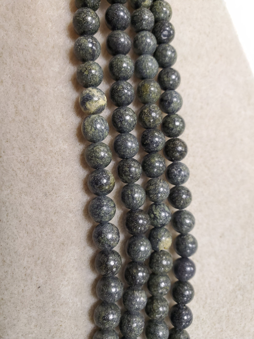Serpentine Green Round