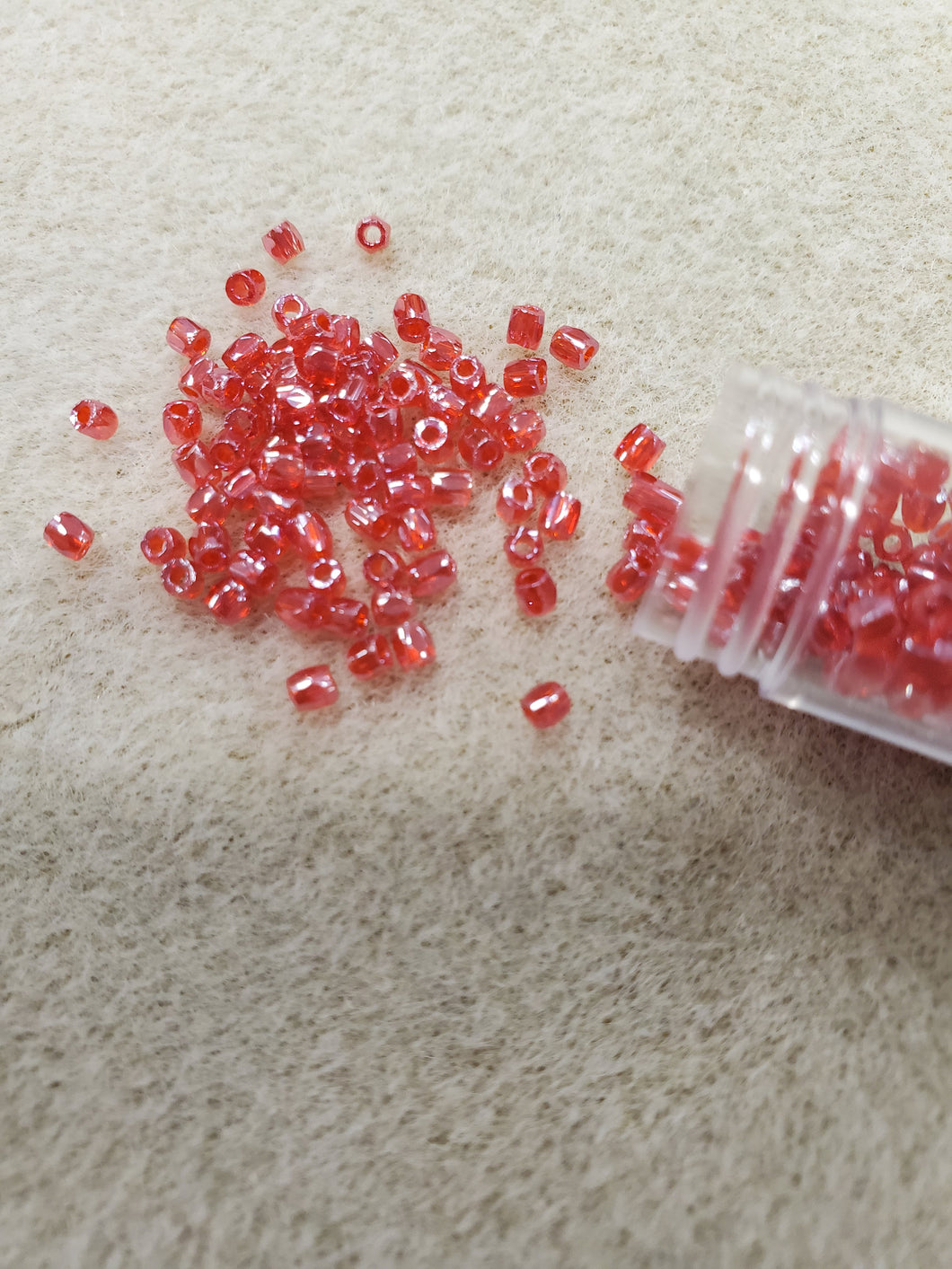 3-CUT BEAD 9/0 TR RED LUSTER