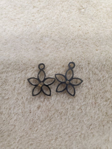 304 STAINLESS CHARM FLOWER