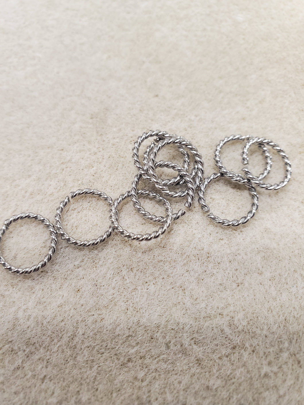 304 STAINLESS JUMP RING TWISTED