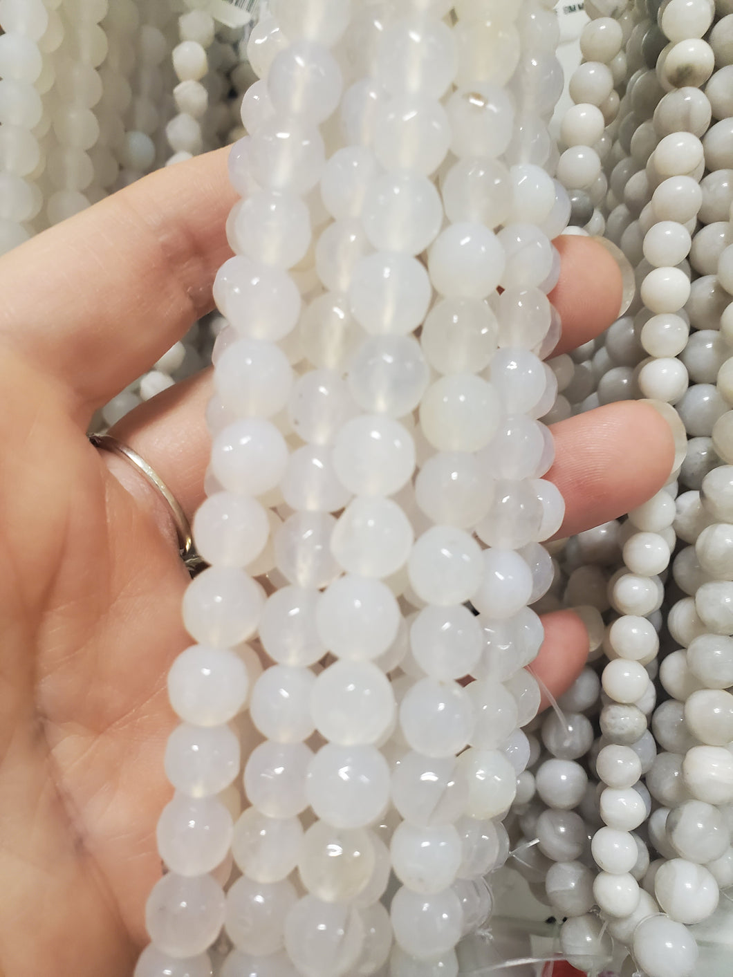 AGATE WHITE FACETED 8MM