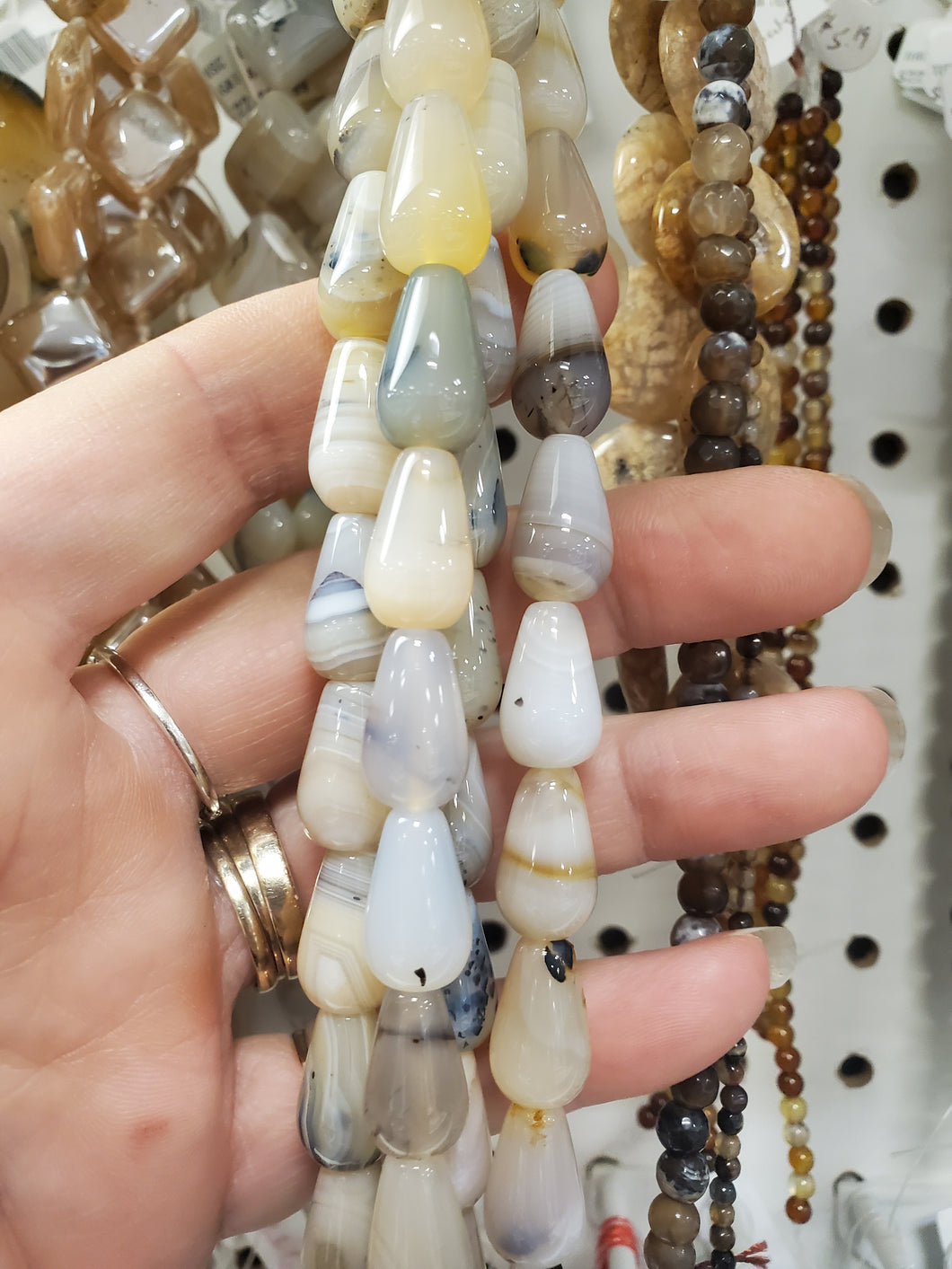 AGATE DROP 15X10MM TAN/WHITE