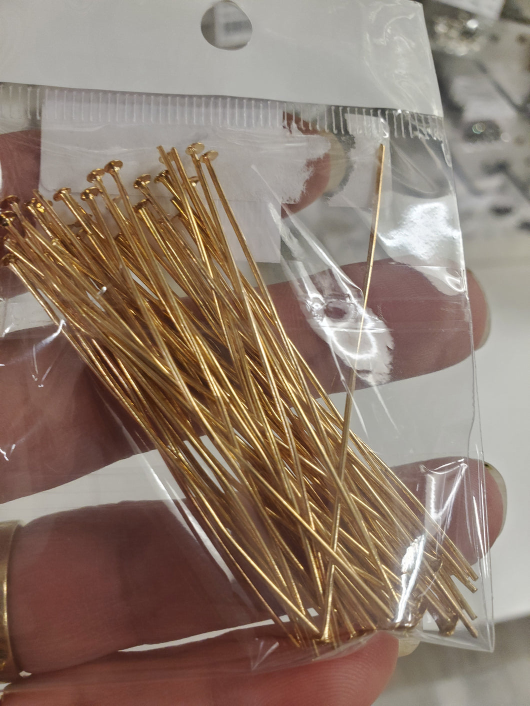 IRON HEADPIN LT GOLD