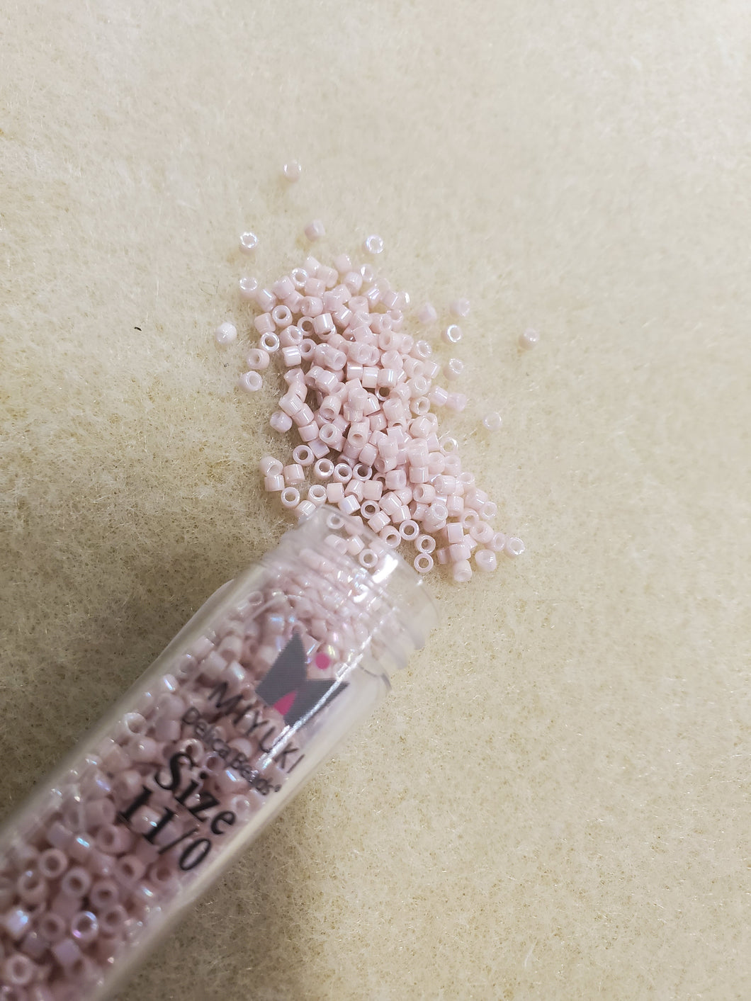 MIYUKI DELICA 11/0 PINK CHAMPAGNE OP AB 1505