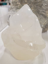 Load image into Gallery viewer, GIRASOL QUARTZ FLAME
