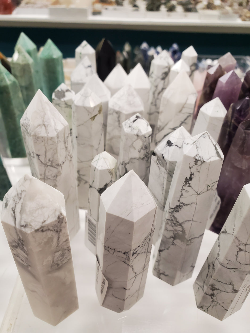 HOWLITE POINT