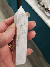 Load image into Gallery viewer, HOWLITE POINT
