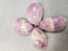 Load image into Gallery viewer, AMETHYST GALLET/PALM STONE
