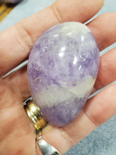 Load image into Gallery viewer, AMETHYST GALLET/PALM STONE
