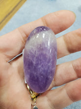 Load image into Gallery viewer, AMETHYST GALLET/PALM STONE
